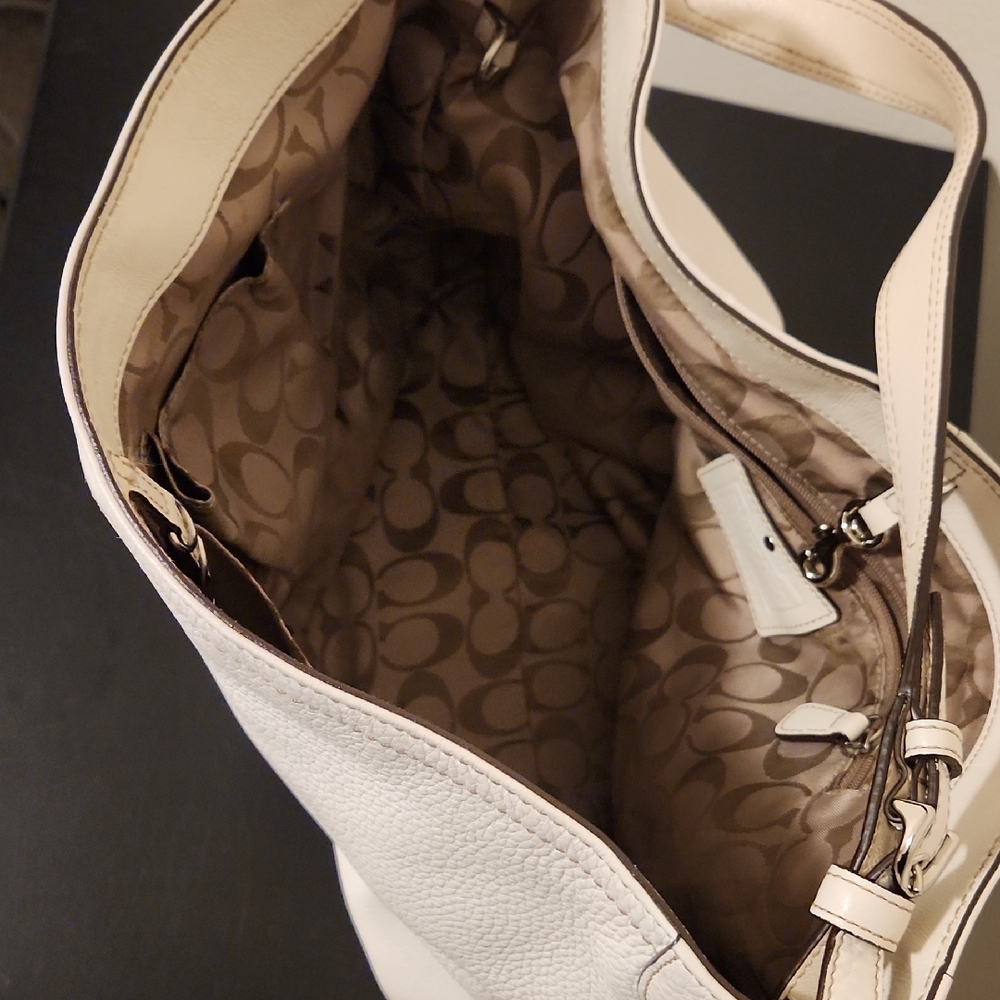 Early 2000s Coach White Leather Bag/sm Tote - Picture 2 of 4
